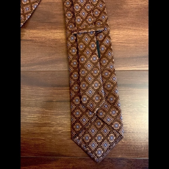 IKE BEHAR New York Brown Silk Necktie - Picture 3 of 10
